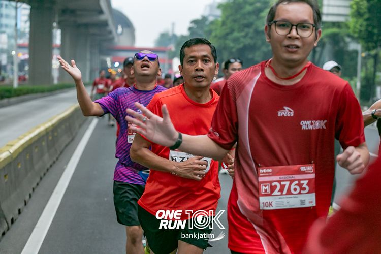 Race photo from ONE RUN 10 K