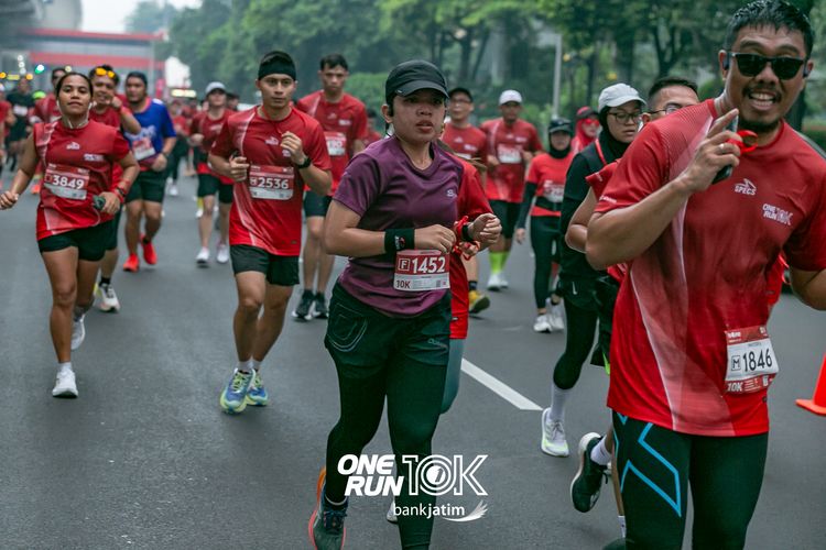 Race photo from ONE RUN 10 K