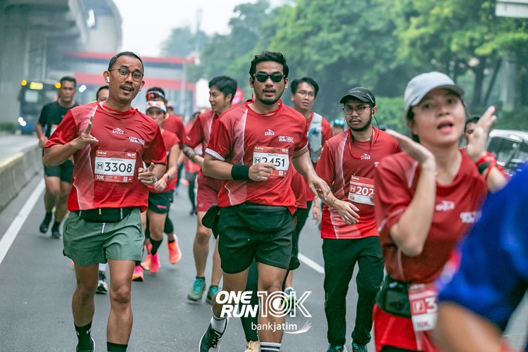 Race photo from ONE RUN 10 K