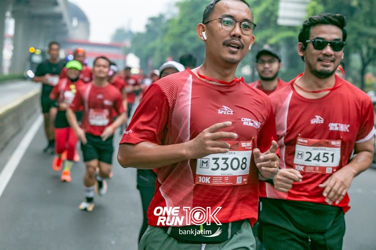 Race photo from ONE RUN 10 K