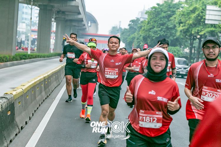 Race photo from ONE RUN 10 K