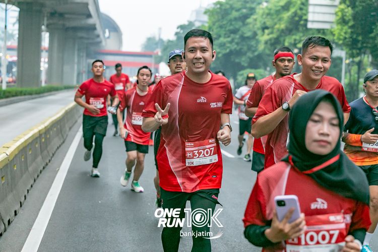 Race photo from ONE RUN 10 K