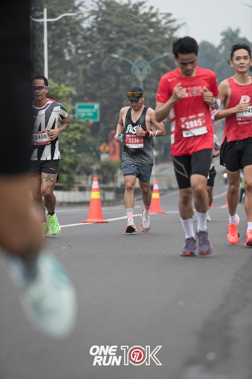 Race photo from ONE RUN 10K 2025