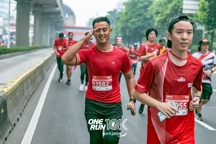 Race photo from ONE RUN 10 K