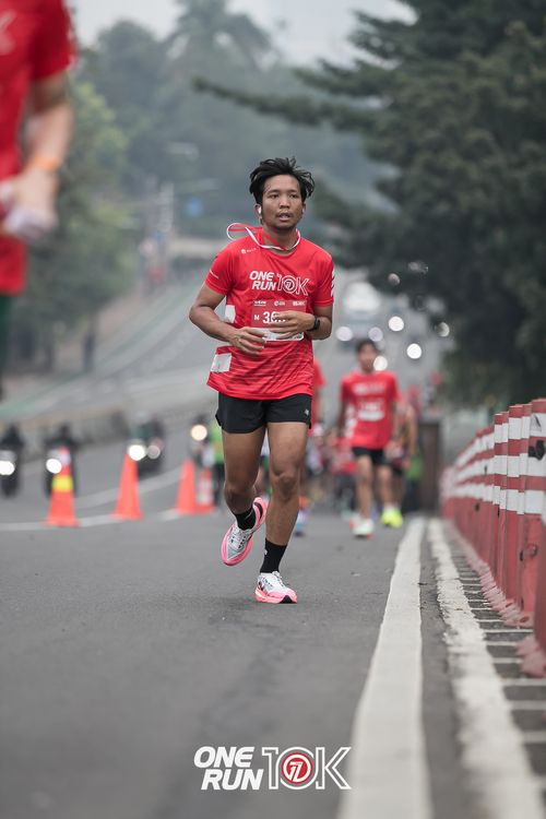 Race photo from ONE RUN 10K 2025