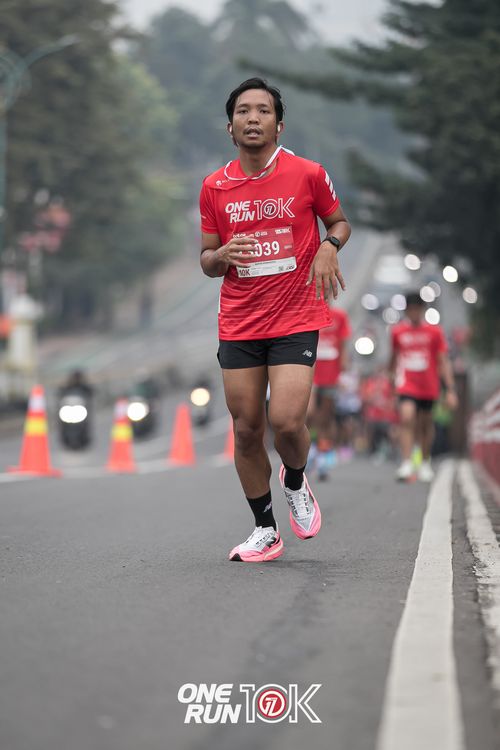 Race photo from ONE RUN 10K 2025