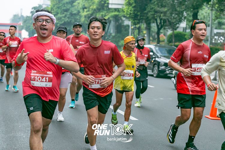 Race photo from ONE RUN 10 K