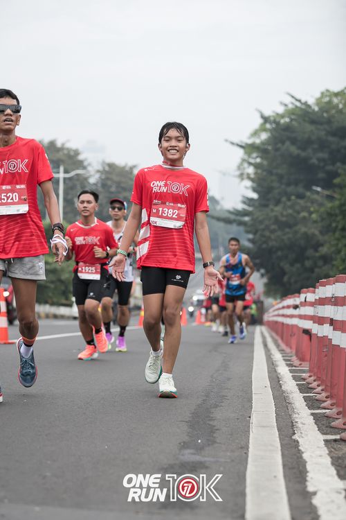 Race photo from ONE RUN 10K 2025