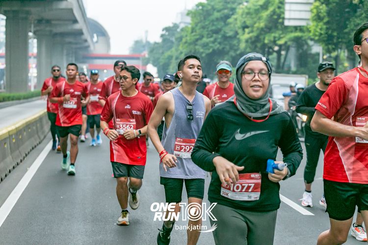 Race photo from ONE RUN 10 K