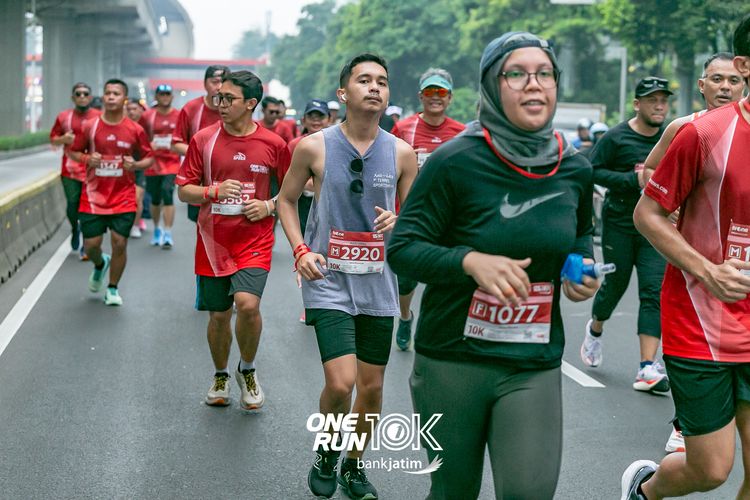 Race photo from ONE RUN 10 K