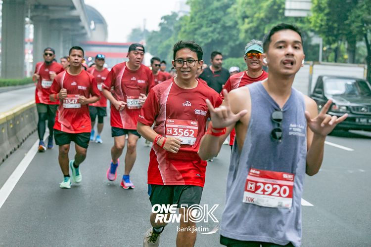 Race photo from ONE RUN 10 K