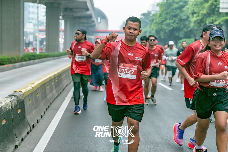 Race photo from ONE RUN 10 K