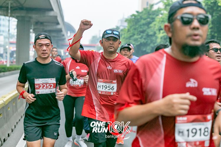Race photo from ONE RUN 10 K