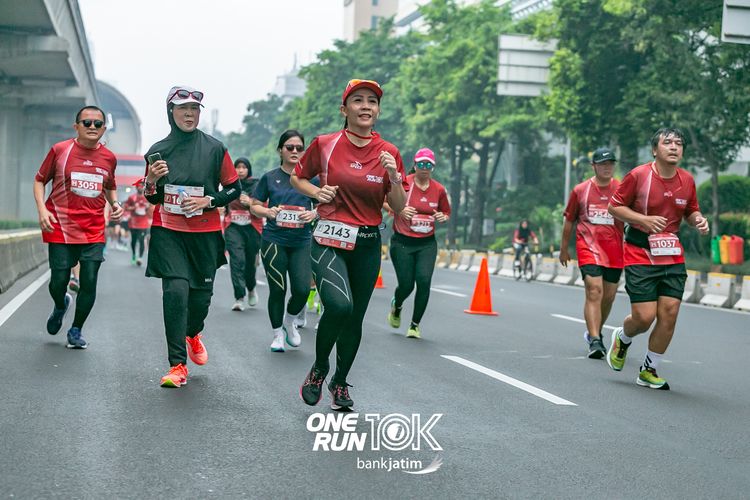 Race photo from ONE RUN 10 K