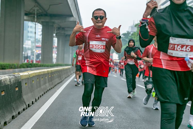 Race photo from ONE RUN 10 K