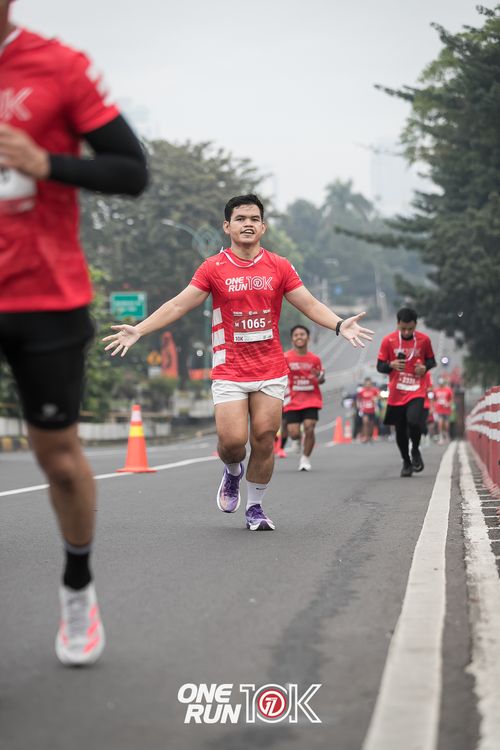 Race photo from ONE RUN 10K 2025