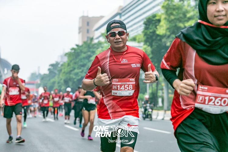 Race photo from ONE RUN 10 K
