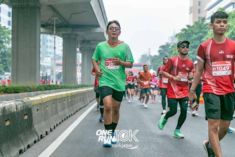 Race photo from ONE RUN 10 K