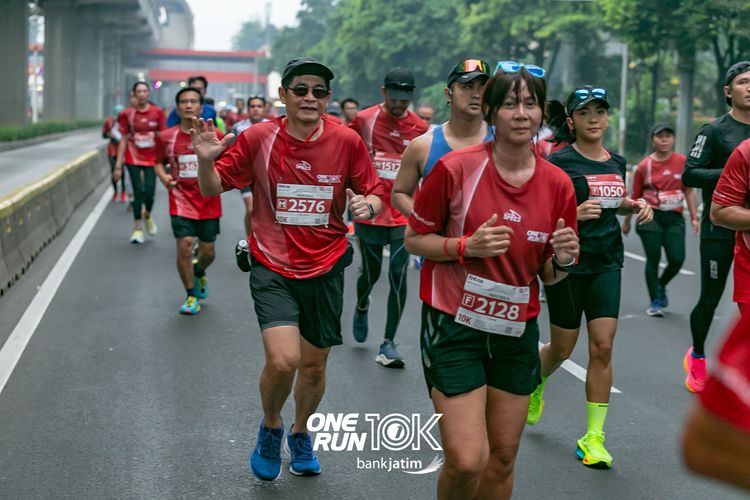 Race photo from ONE RUN 10 K