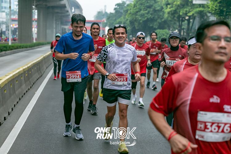 Race photo from ONE RUN 10 K
