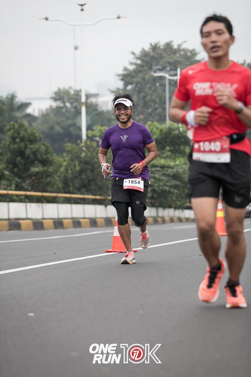 Race photo from ONE RUN 10K 2025