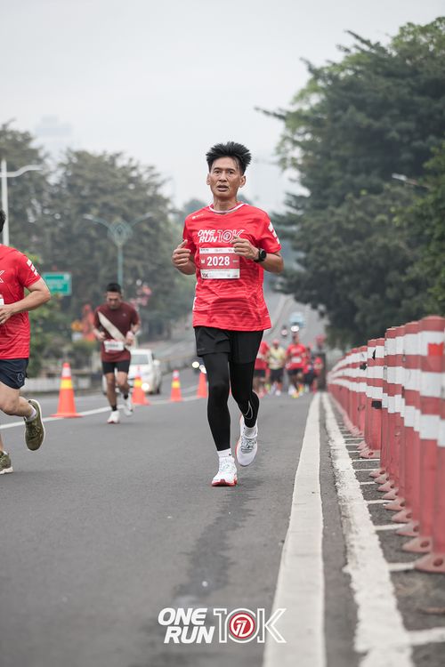 Race photo from ONE RUN 10K 2025