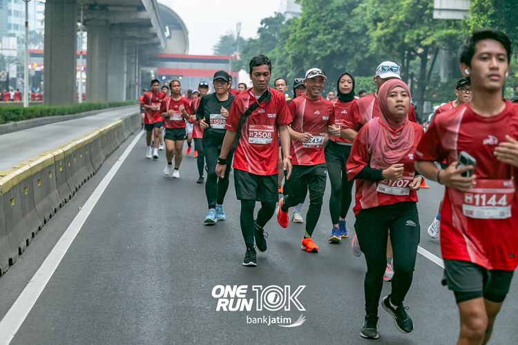 Race photo from ONE RUN 10 K