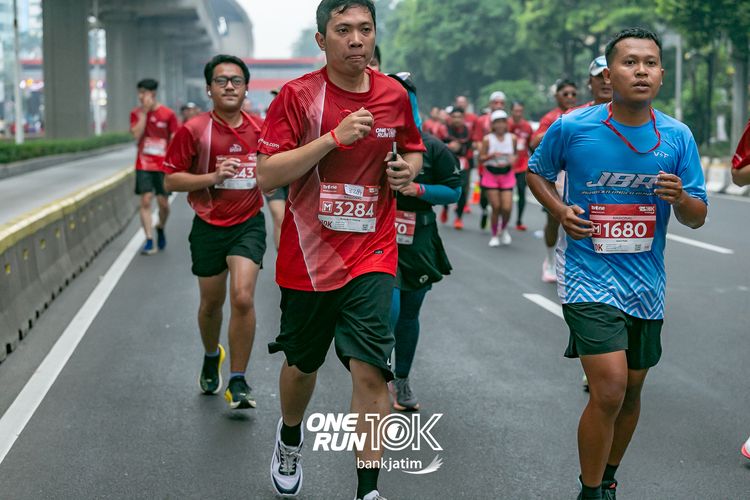 Race photo from ONE RUN 10 K