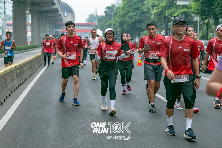 Race photo from ONE RUN 10 K