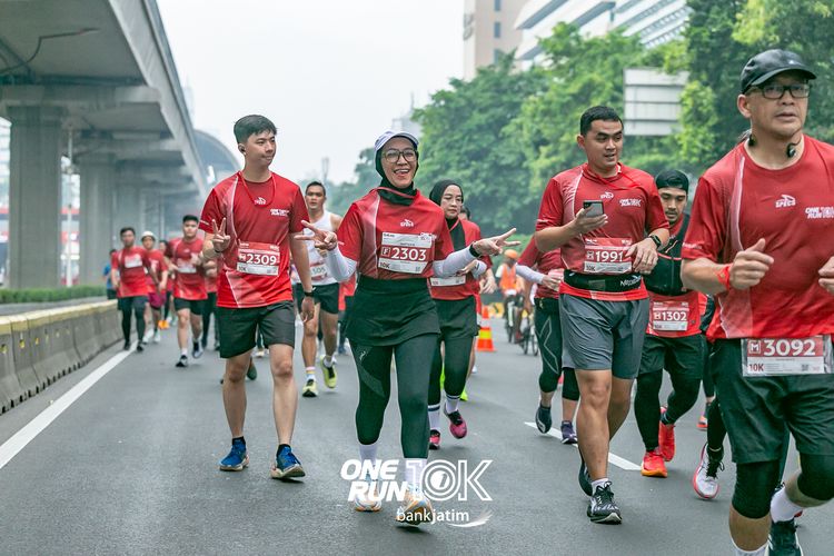 Race photo from ONE RUN 10 K