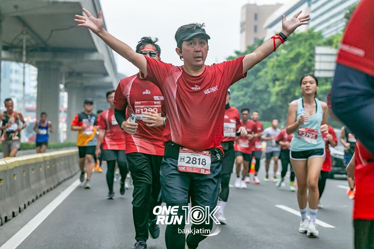 Race photo from ONE RUN 10 K