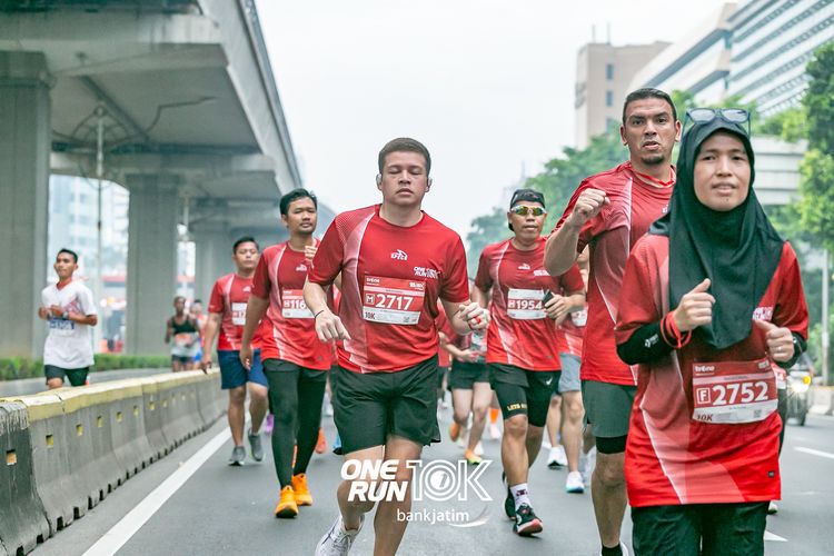 Race photo from ONE RUN 10 K