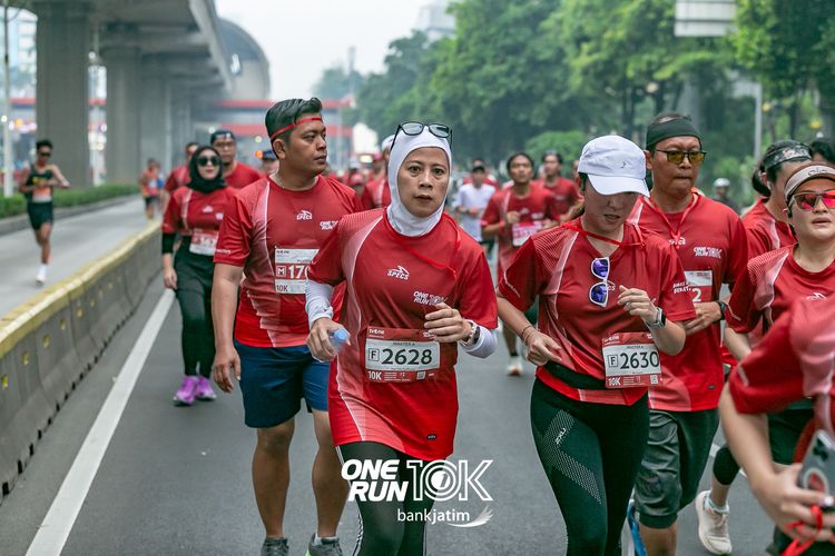 Race photo from ONE RUN 10 K
