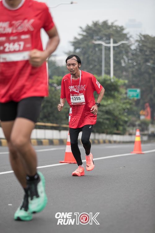 Race photo from ONE RUN 10K 2025