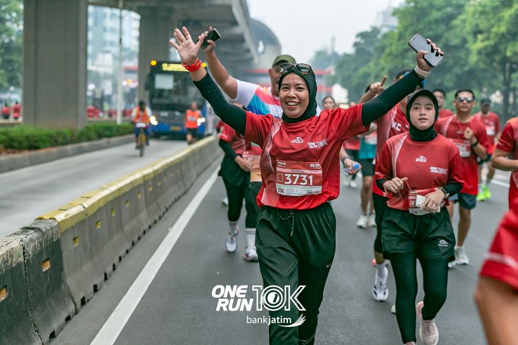 Race photo from ONE RUN 10 K