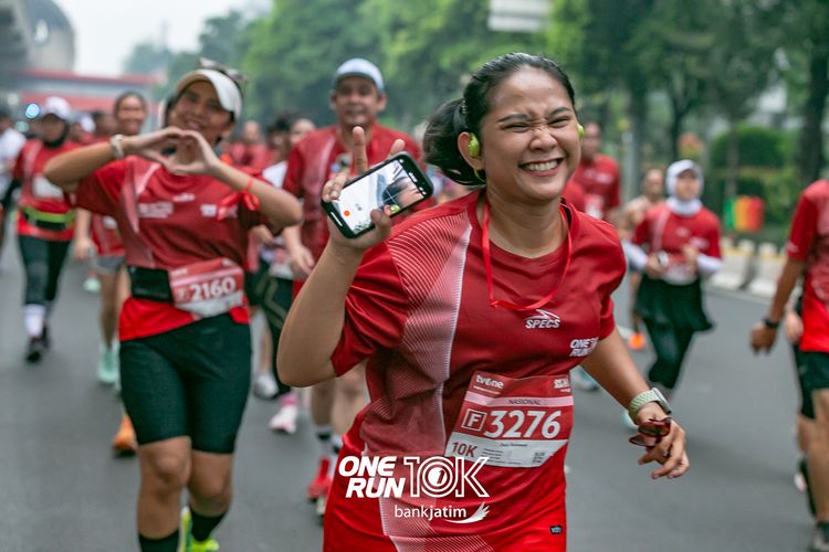 Race photo from ONE RUN 10 K