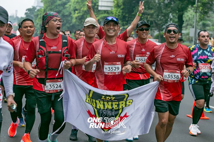 Race photo from ONE RUN 10 K