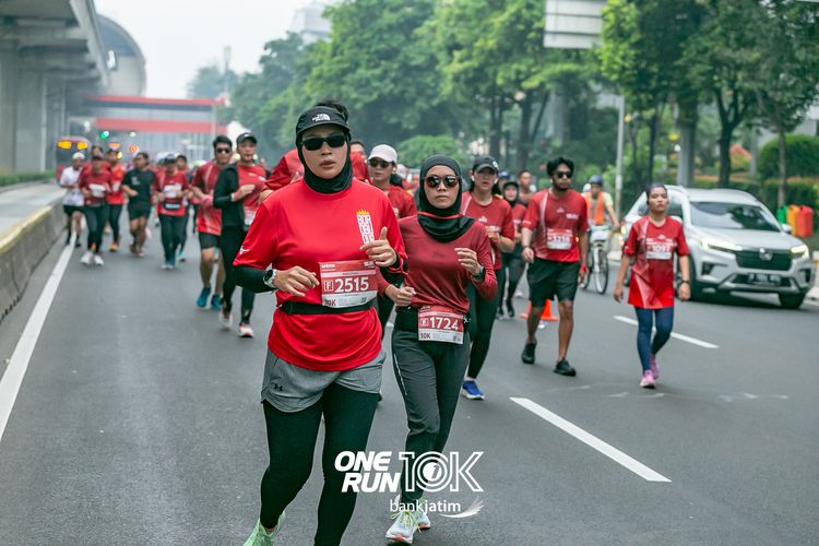 Race photo from ONE RUN 10 K