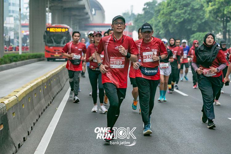Race photo from ONE RUN 10 K