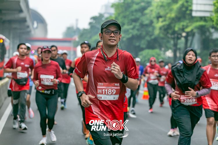Race photo from ONE RUN 10 K