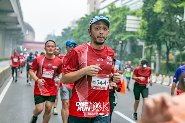 Race photo from ONE RUN 10 K