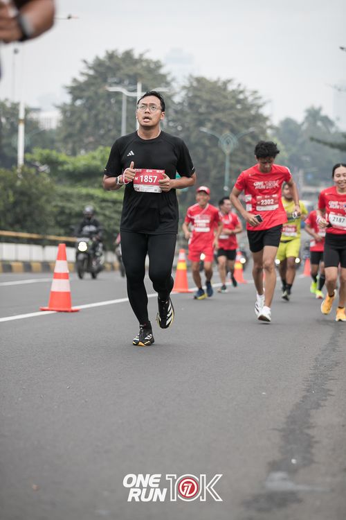 Race photo from ONE RUN 10K 2025