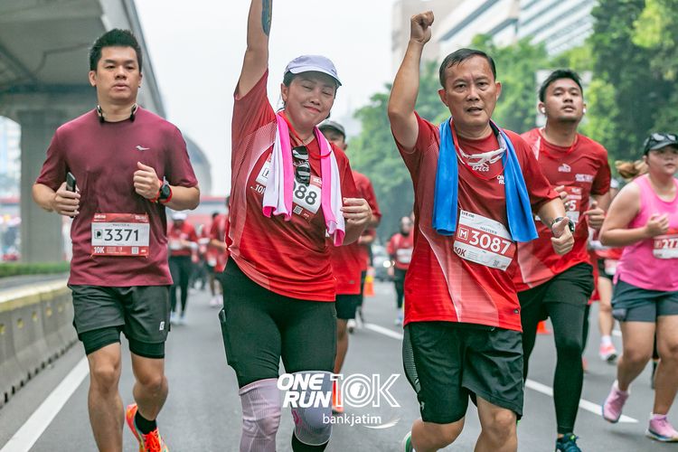 Race photo from ONE RUN 10 K
