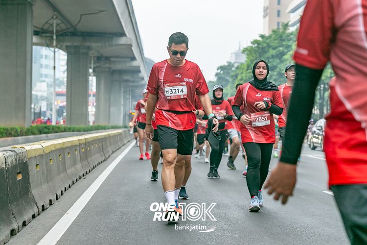 Race photo from ONE RUN 10 K