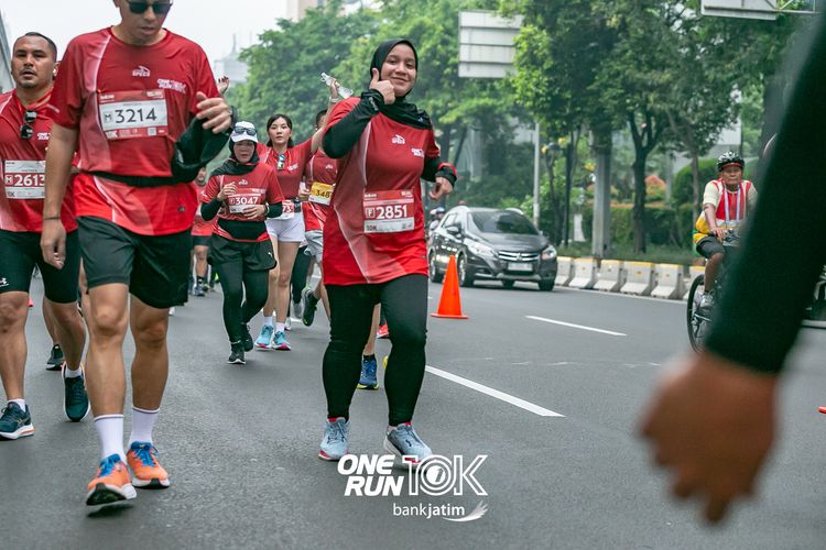 Race photo from ONE RUN 10 K