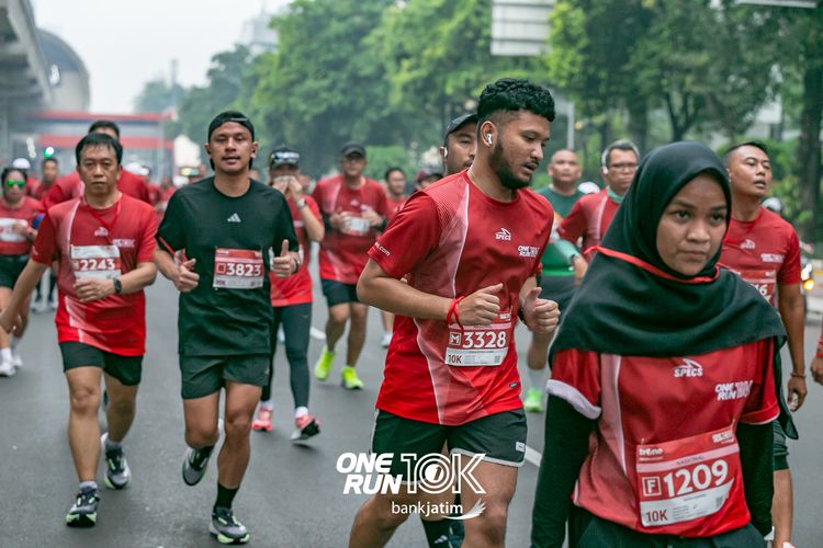 Race photo from ONE RUN 10 K