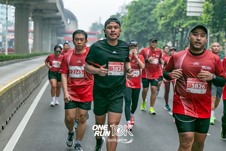 Race photo from ONE RUN 10 K