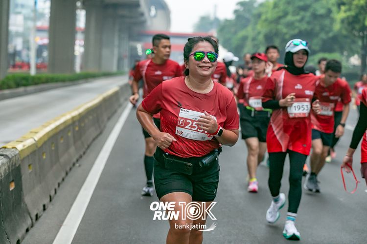 Race photo from ONE RUN 10 K
