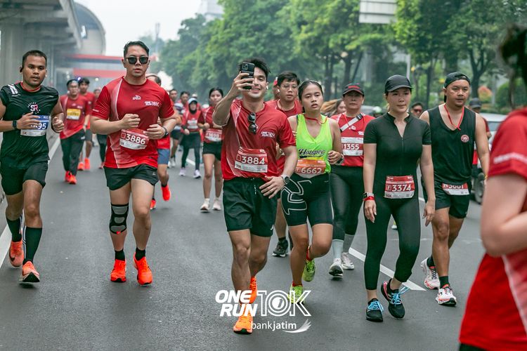 Race photo from ONE RUN 10 K