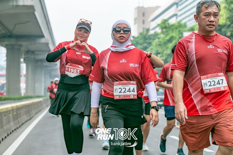 Race photo from ONE RUN 10 K